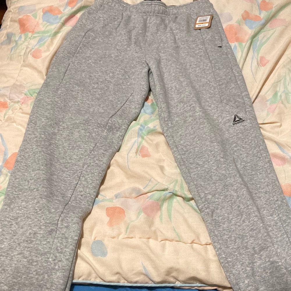 NWT Reebok Fleece Grey Heather Slim Pants Size Medium
